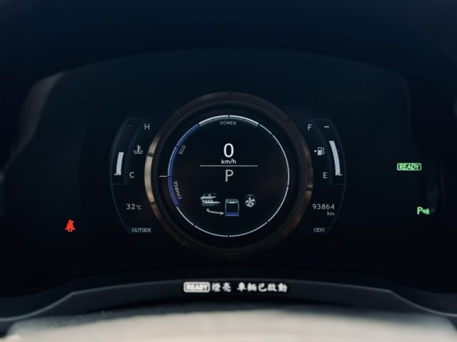 F-Sport Navi版！僅跑9萬！車道偏移！雙前電熱+通風椅！ML音響！藍芽！摸門！可全貸！台中在地深耕30年老店！  第17張相片