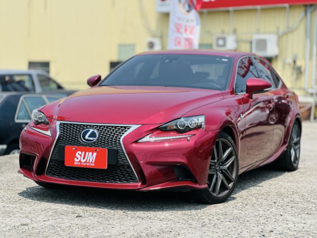 F-Sport Navi版！僅跑9萬！車道偏移！雙前電熱+通風椅！ML音響！藍芽！摸門！可全貸！台中在地深耕30年老店！  第18張相片