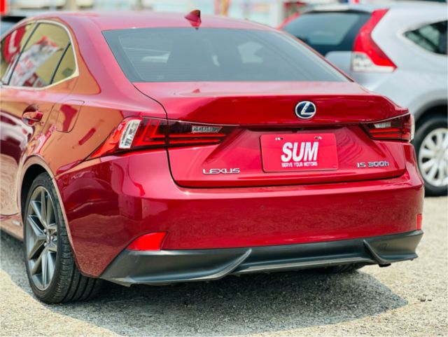 F-Sport Navi版！僅跑9萬！車道偏移！雙前電熱+通風椅！ML音響！藍芽！摸門！可全貸！台中在地深耕30年老店！  第19張相片