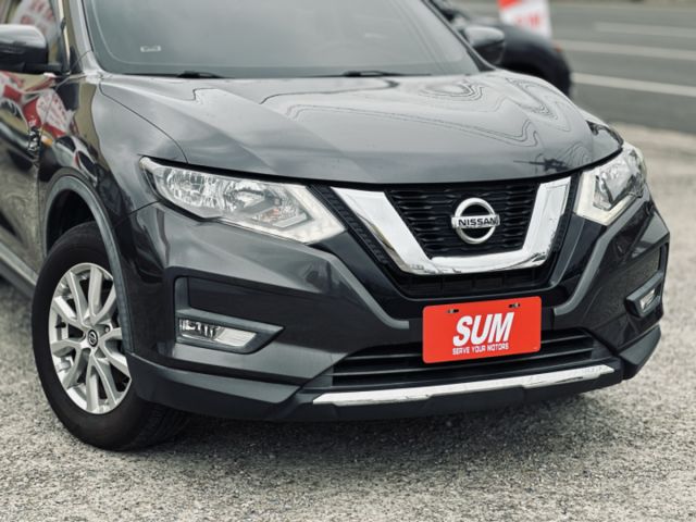 小改款！玩美影音版！原廠保養！360環景！盲點！免鑰匙！定速！導航！數位電視！抬頭顯示！原鈑件！可全貸！台中在地30年！  第18張相片