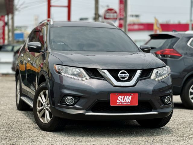 玩美影音版！僅跑8萬！原廠保養！定速！360環景！導航！抬顯！免鑰匙！原鈑件！可全貸！台中在地深耕30年老店！  第1張相片