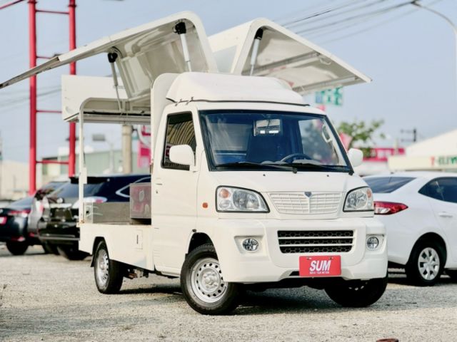 電動升降歐翼！廂內不銹鋼工作櫃！四錄環景行車記錄器！低里程！僅跑9.9萬！輕鬆創業！台中在地深耕30年老店！  第1張相片