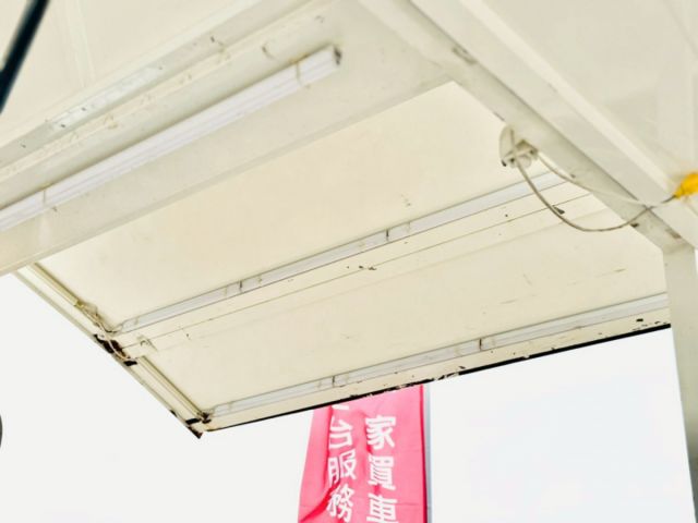 電動升降歐翼！廂內不銹鋼工作櫃！四錄環景行車記錄器！低里程！僅跑9.9萬！輕鬆創業！台中在地深耕30年老店！  第8張相片