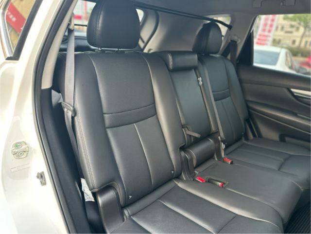 智行版！ACC跟車！LED頭燈！360環景！盲點！CarPlay！免鑰匙！雙區恆溫！原鈑件！可全貸！台中在地30年老店！  第12張相片