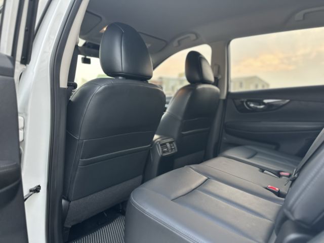 智行版！ACC跟車！LED頭燈！360環景！盲點！CarPlay！免鑰匙！雙區恆溫！原鈑件！可全貸！台中在地30年老店！  第13張相片