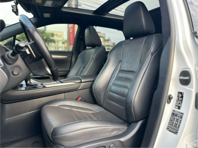 F-Sport！ACC跟車！環景！腳踢尾門！ML音響！CarPlay！通風椅！盲點！抬顯！全景天窗！原鈑件！全省保固！  第4張相片