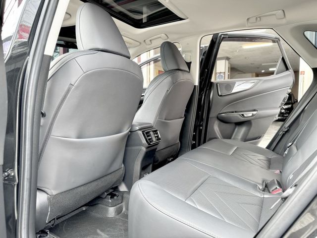 NX250！頂級版！原廠保養！三眼LED智慧頭燈！ACC跟車！電動冷熱通風椅！腳踢尾門！無線充電！盲點！原鈑件！可全貸！  第14張相片