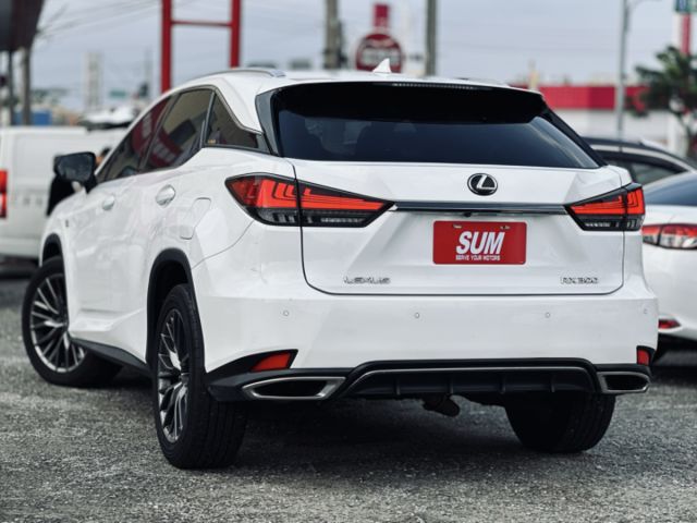 F-Sport！ACC跟車！環景！腳踢尾門！ML音響！CarPlay！通風椅！盲點！抬顯！全景天窗！原鈑件！全省保固！  第2張相片