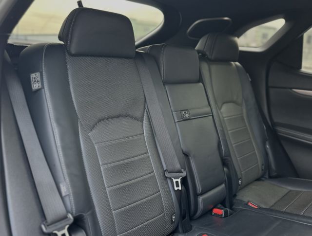 F-Sport！ACC跟車！環景！腳踢尾門！ML音響！CarPlay！通風椅！盲點！抬顯！全景天窗！原鈑件！全省保固！  第9張相片
