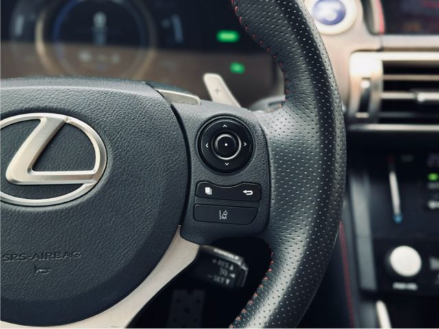 F-Sport Navi版！僅跑9萬！車道偏移！雙前電熱+通風椅！ML音響！藍芽！摸門！可全貸！台中在地深耕30年老店！  第12張相片