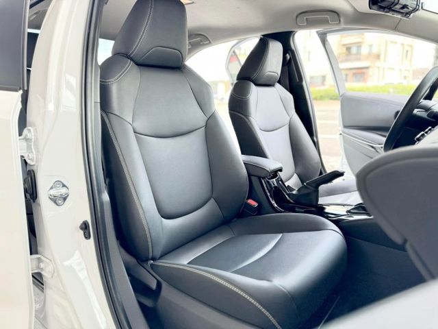 里程僅〖1.6萬〗公里！小改款！原廠保固至2028年！車道維持！iKEY摸門！廣角倒車顯影！盲點偵測！無線CarPlay  第11張相片