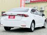 里程僅〖1.6萬〗公里！小改款！原廠保固至2028年！車道維持！iKEY摸門！廣角倒車顯影！盲點偵測！無線CarPlay  第18張縮圖