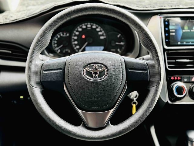里程僅〖3800〗公里！經典版！CarPlay！電折後視鏡！原廠保固至2028年！倒車顯影！原鈑件！台中在地深耕30年！  第10張相片