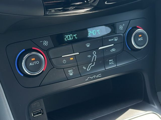 頂級S版！一手車！原廠保養！HID頭燈！盲點！車道偏移！自動停車！CarPlay！免鑰匙！定速！撥片！前後紀錄！可全貸！  第8張相片