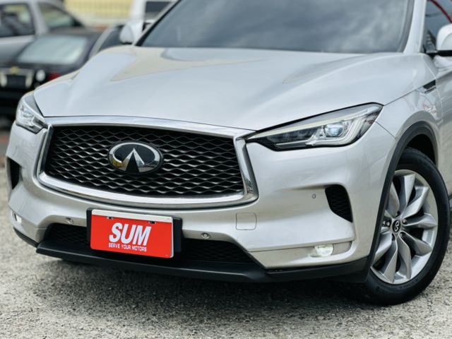 2.0渦輪！風尚版！一手車！原廠保養！ACC跟車！盲點！電尾門！抬顯！三區恆溫！撥片！雙前電動椅！導航藍芽！全省保固！  第2張相片