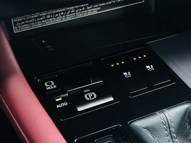 F-Sport！ACC跟車！ML音響！通風椅！盲點！抬顯！環景！電尾門！無線充電！原鈑件！可全貸！台中在地深耕30年老店  第15張相片
