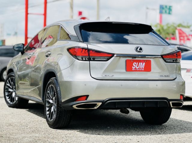F-Sport！原廠保養！ACC跟車！環景！腳踢尾門！ML音響！CarPlay！通風椅！盲點！抬顯！全景天窗！原鈑件！  第2張相片