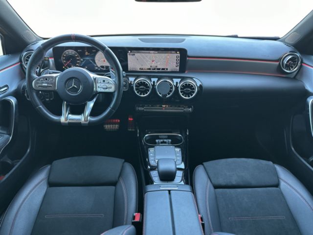 AMG A35！一手車！僅跑4萬！23P智慧駕駛！選配夜色套件！環景！氣氛燈！CarPlay！AMG排氣閥門！可全貸！  第6張相片