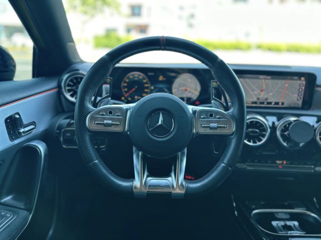AMG A35！一手車！僅跑4萬！23P智慧駕駛！選配夜色套件！環景！氣氛燈！CarPlay！AMG排氣閥門！可全貸！  第11張相片