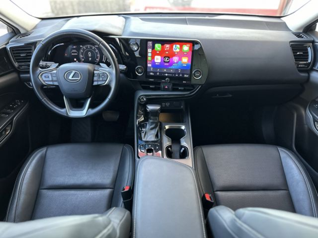豪華版！僅跑4萬！ACC跟車！選配環景！側踏板！抬顯！CarPlay！盲點！電尾門！可全貸！全省保固！台中在地30年！  第10張相片