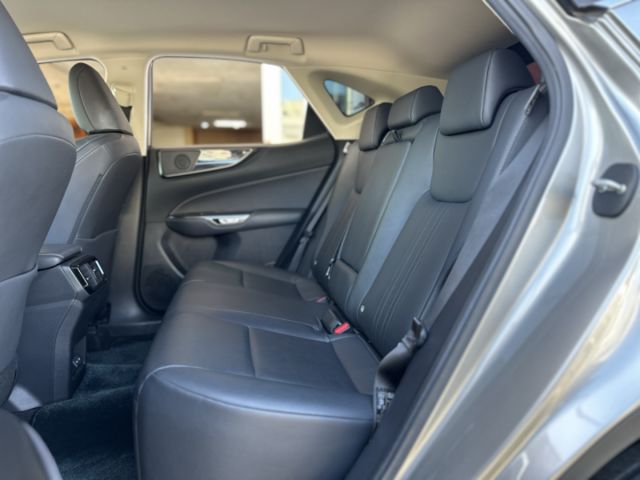 豪華版！僅跑4萬！ACC跟車！選配環景！側踏板！抬顯！CarPlay！盲點！電尾門！可全貸！全省保固！台中在地30年！  第15張相片