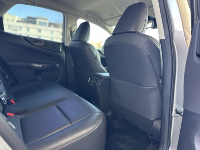 豪華版！僅跑4萬！ACC跟車！選配環景！側踏板！抬顯！CarPlay！盲點！電尾門！可全貸！全省保固！台中在地30年！  第17張相片