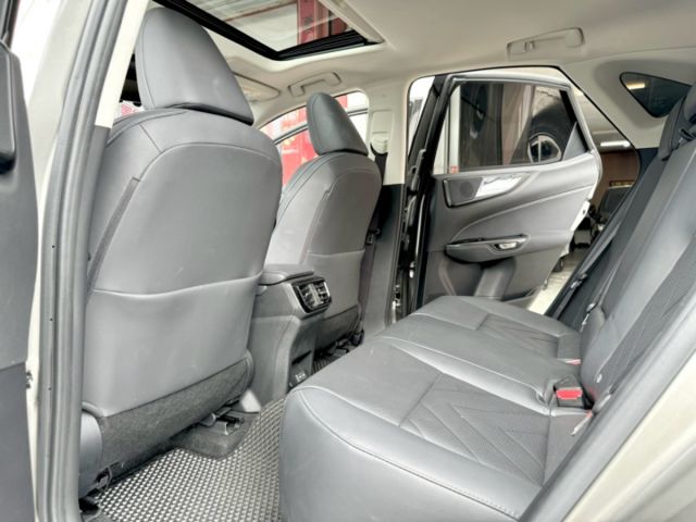 頂級版！僅跑4萬！原廠保養！冷熱通風記憶椅！環景！腳踢尾門！CarPlay！盲點！無線充電！原鈑件！台中在地30年老店！  第13張相片