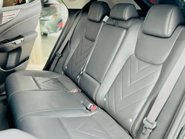 頂級版！僅跑4萬！原廠保養！冷熱通風記憶椅！環景！腳踢尾門！CarPlay！盲點！無線充電！原鈑件！台中在地30年老店！  第15張相片