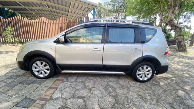 優惠實用五門掀背車,車頂旅行李架,倒車顯影,行車紀錄器,原版件,認證車,全額貸.自營保修廠可提供完整維修記錄  第4張相片