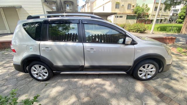 優惠實用五門掀背車,車頂旅行李架,倒車顯影,行車紀錄器,原版件,認證車,全額貸.自營保修廠可提供完整維修記錄  第5張相片