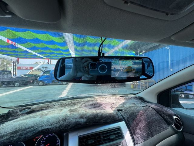 優惠實用五門掀背車,車頂旅行李架,倒車顯影,行車紀錄器,原版件,認證車,全額貸.自營保修廠可提供完整維修記錄  第9張相片