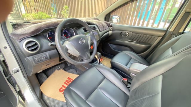 優惠實用五門掀背車,車頂旅行李架,倒車顯影,行車紀錄器,原版件,認證車,全額貸.自營保修廠可提供完整維修記錄  第10張相片