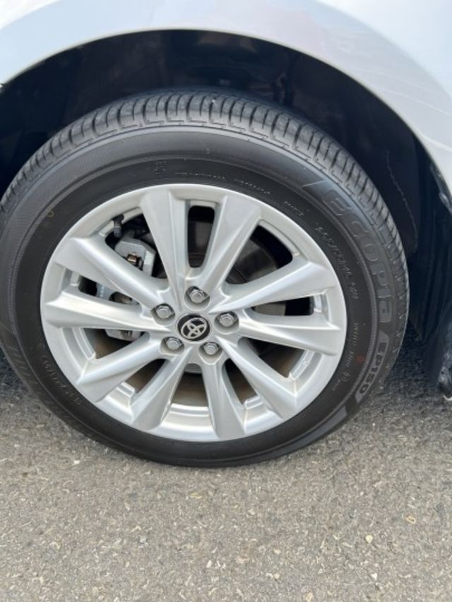 尊絕版  新車保固中  與新車差價近25萬 .內行的您就懂  第8張相片