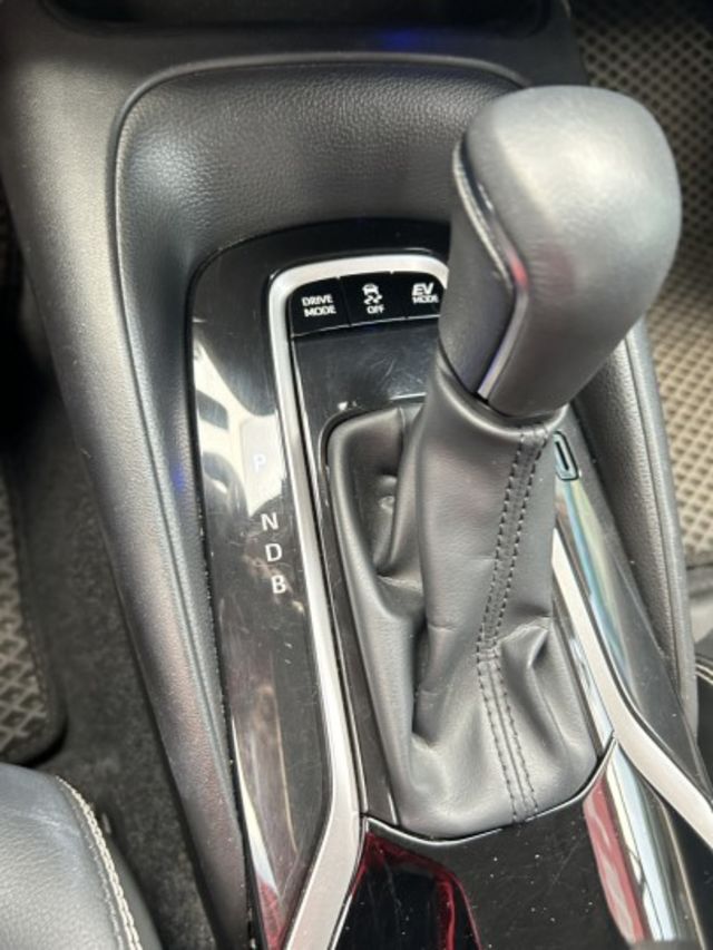 尊絕版  新車保固中  與新車差價近25萬 .內行的您就懂  第13張相片