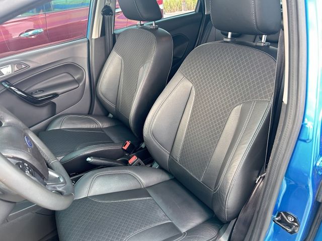 FIESTA  第13張相片