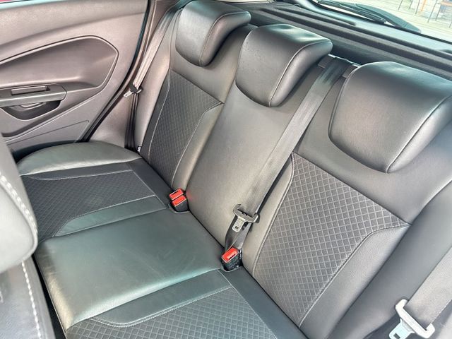 FIESTA  第14張相片