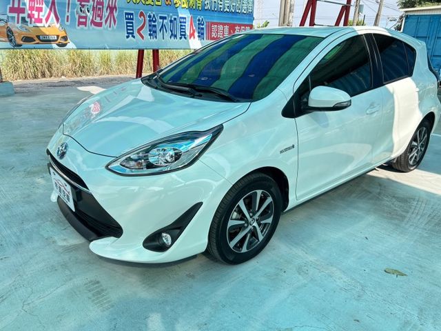 油電小車 認證中古車 免鑰匙 定速 恆溫空調  第2張相片