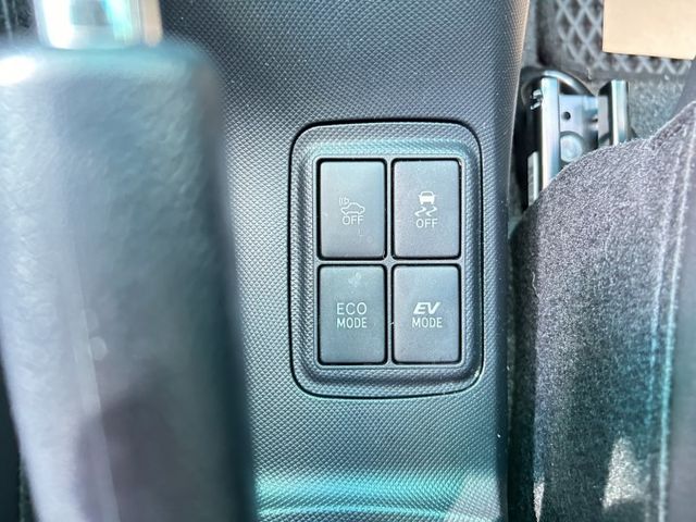 油電小車 認證中古車 免鑰匙 定速 恆溫空調  第8張相片