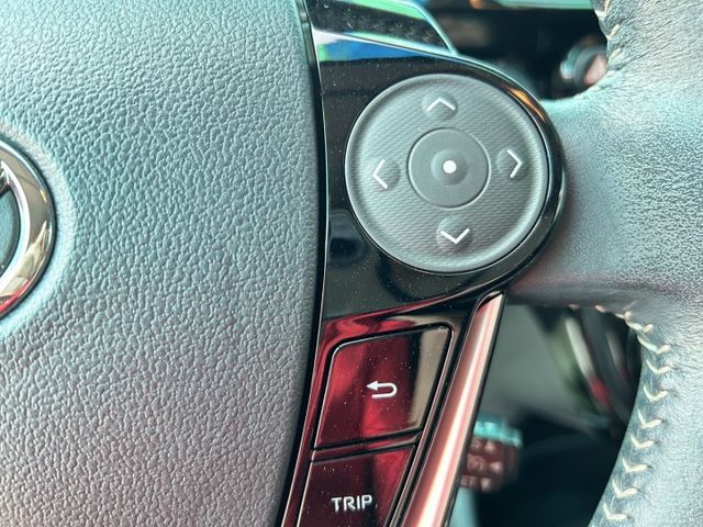 油電小車 認證中古車 免鑰匙 定速 恆溫空調  第12張相片