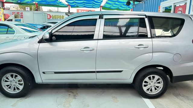 僅跑3萬，多用途休旅廂車！載貨商務全通用 超殺價!!  第2張相片