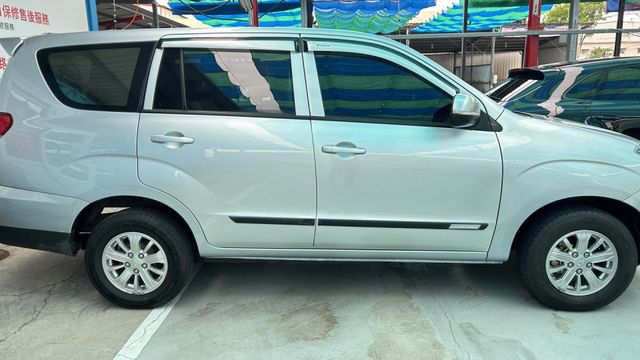 僅跑3萬，多用途休旅廂車！載貨商務全通用 超殺價!!  第3張相片