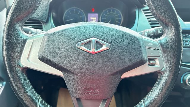 僅跑3萬，多用途休旅廂車！載貨商務全通用 超殺價!!  第8張相片