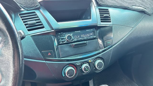 僅跑3萬，多用途休旅廂車！載貨商務全通用 超殺價!!  第10張相片