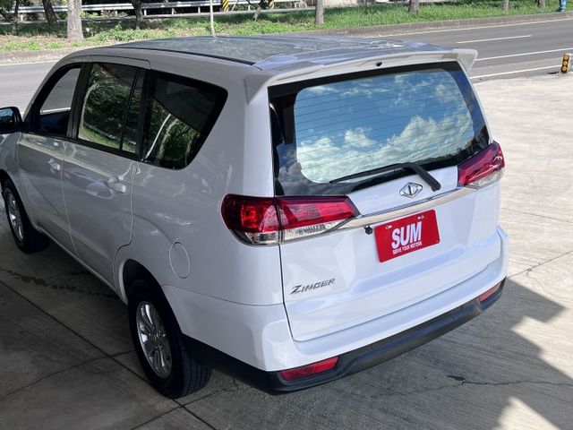 高階精緻型＊低里程＊原版件認證車＊定速＊後座空調＊自動頭燈＊自動收折後視鏡＊可改貨車牌＊可全額貸款可換車＊  第3張相片