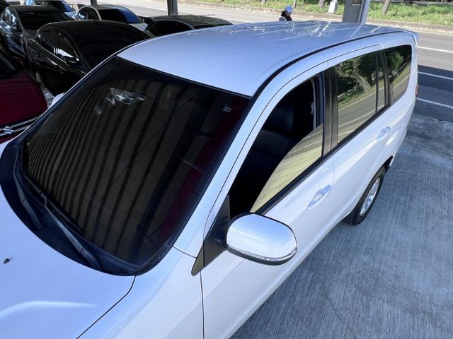高階精緻型＊低里程＊原版件認證車＊定速＊後座空調＊自動頭燈＊自動收折後視鏡＊可改貨車牌＊可全額貸款可換車＊  第7張相片