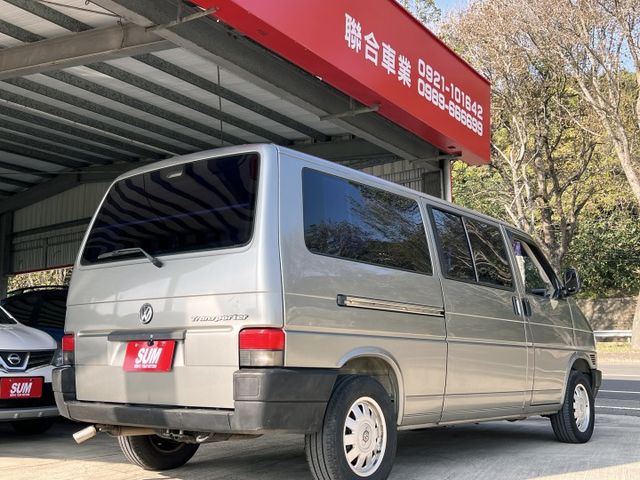 自用車有升級車床＊長軸＊手排＊２．０汽油＊８人座客貨兩用＊可改貨車牌＊里程保證＊安卓機＊  第20張相片