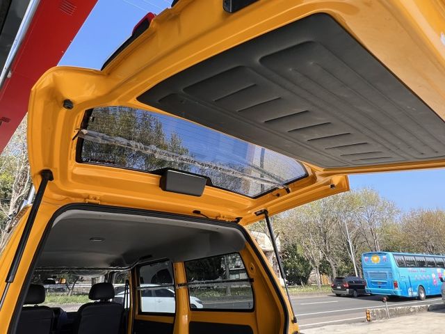 一手車原廠保養＊認證車＊２人座貨車版＊車頂架＊好墊＊盲點偵測＊循跡防滑＊胎壓＊自動頭燈＊可全額貸款＊售後保固  第11張相片