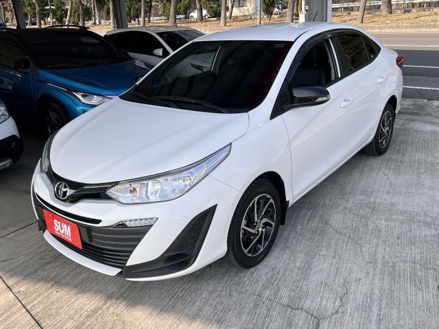 2022年式＊原版件認證車＊新改款國民神車＊７氣囊＊循跡＊自動頭燈＊黑化電動收折後視鏡＊雙色鋁圈＊智聯影音＊可全額貸＊  第2張相片