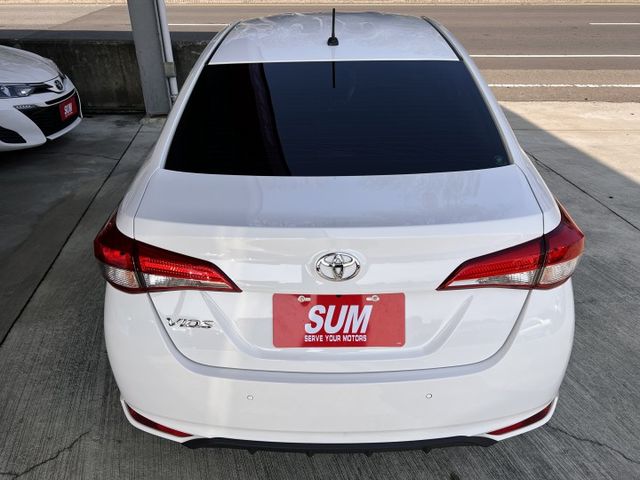 2022年式＊原版件認證車＊新改款國民神車＊７氣囊＊循跡＊自動頭燈＊黑化電動收折後視鏡＊雙色鋁圈＊智聯影音＊可全額貸＊  第5張相片