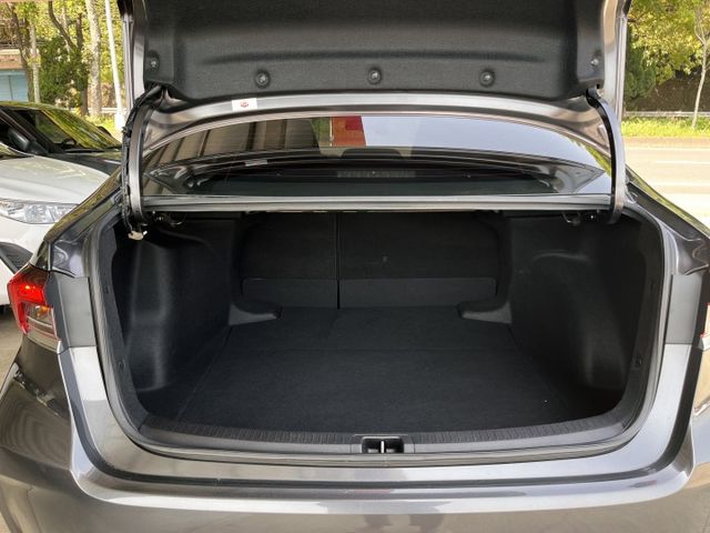 汽油豪華版＊原版件＋認證車＊ＡＣＣ跟車＊車道偏移＊７安＊恆溫＊智聯主機＊可全額貸可換車＊  第8張相片